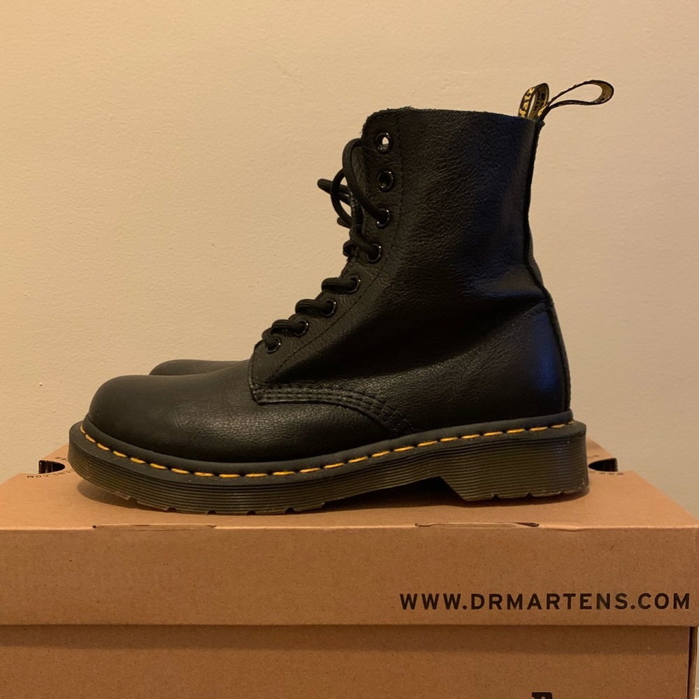 1460 Pascal Black Virginia leather Dr. Martens